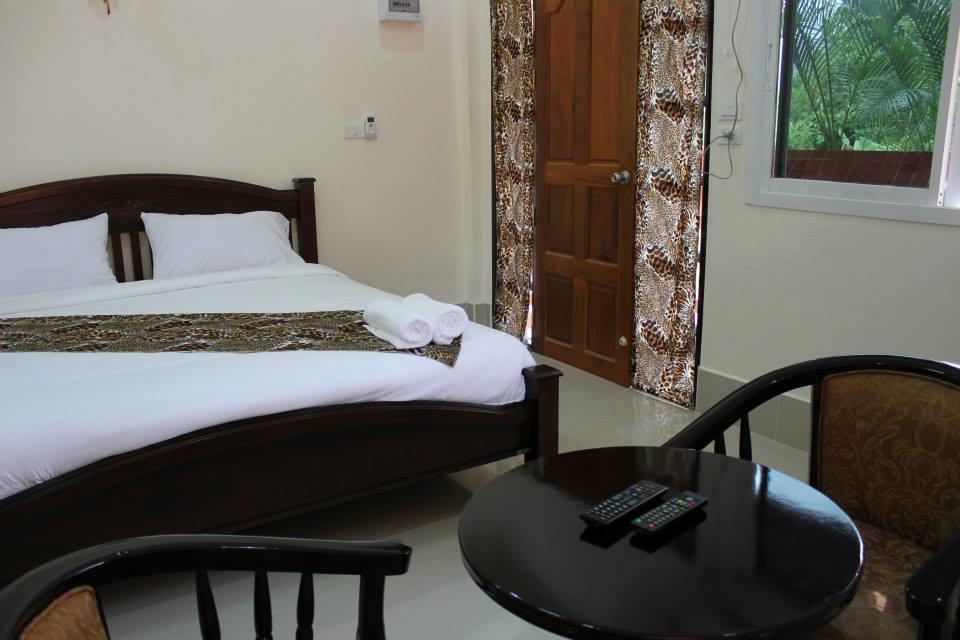 Baan Mek Lom Hotel Khao Lak Buitenkant foto