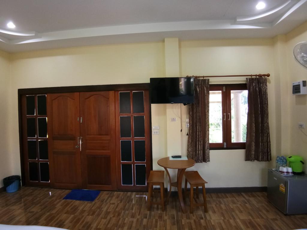 Baan Mek Lom Hotel Khao Lak Buitenkant foto