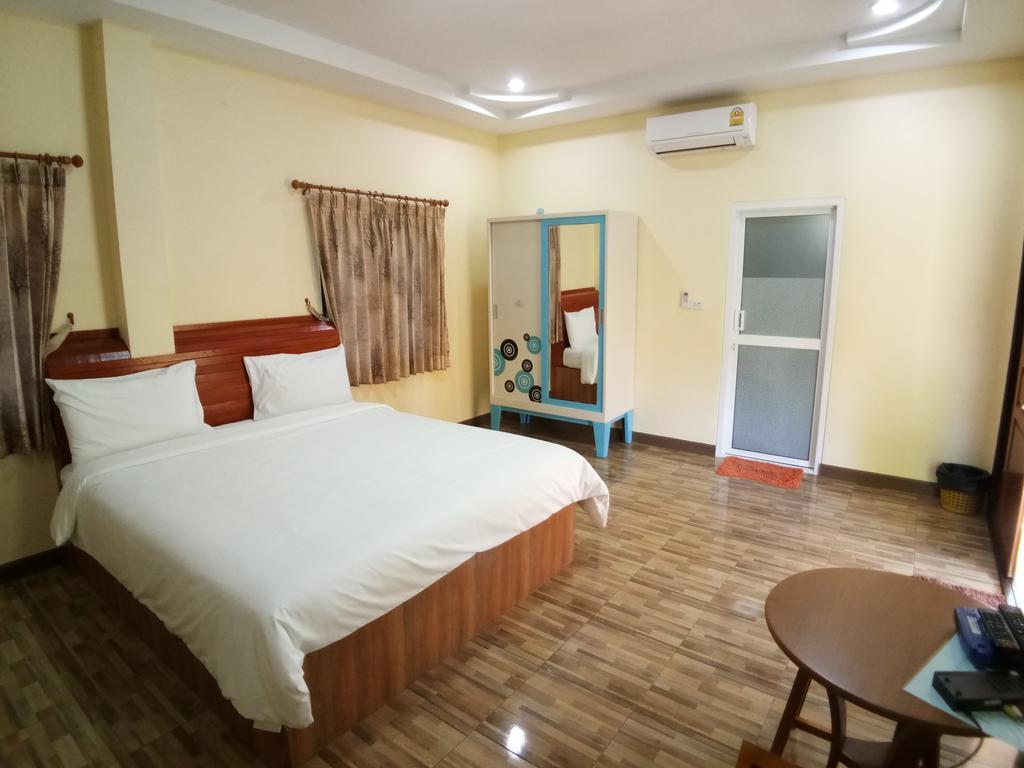 Baan Mek Lom Hotel Khao Lak Buitenkant foto